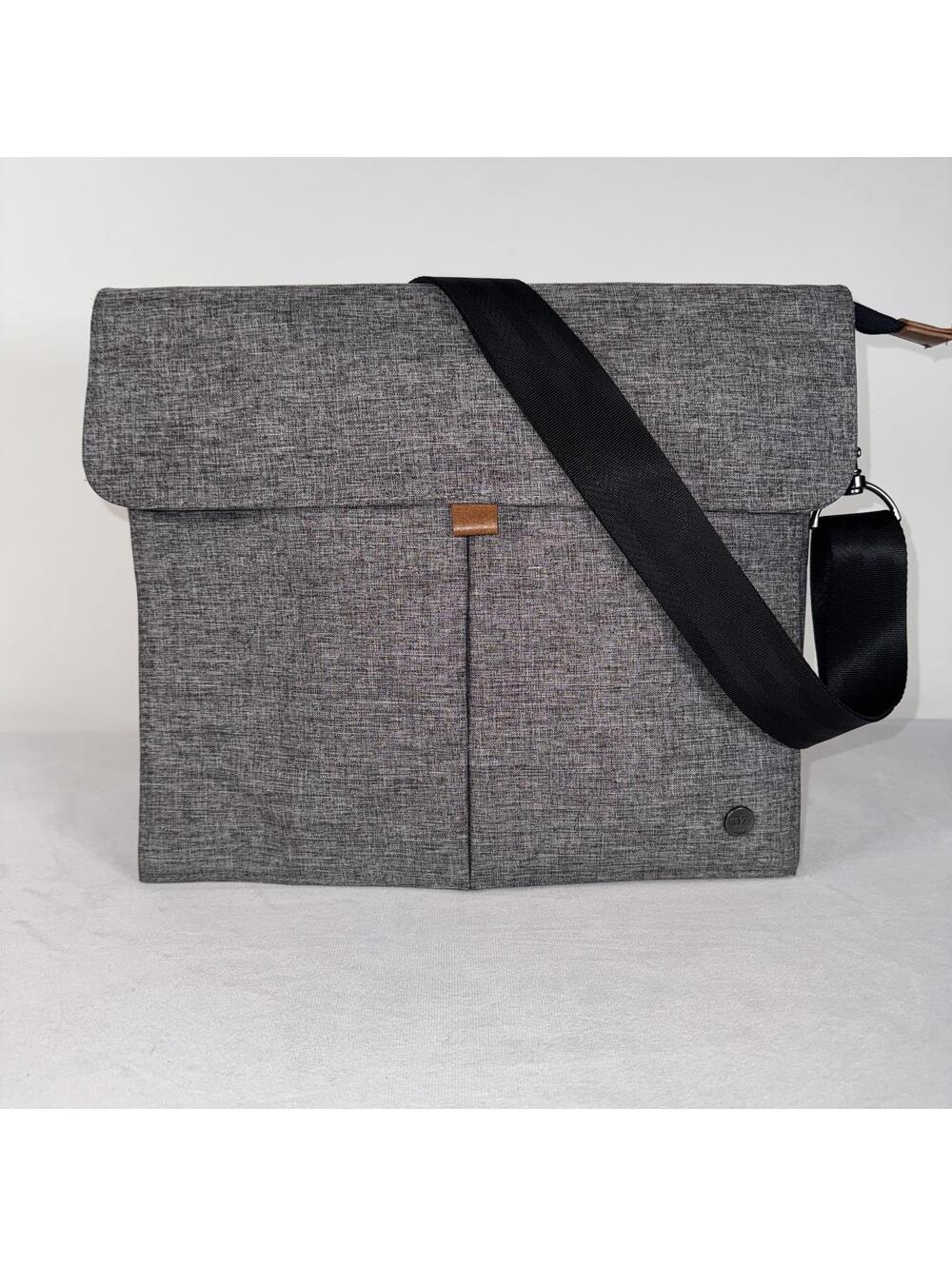PKG International City Slim Messenger 14" Laptop Bag